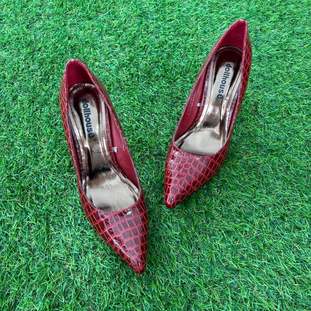 Dollhouse Red Crocodile Pattern Women's 4 Inch High Heels